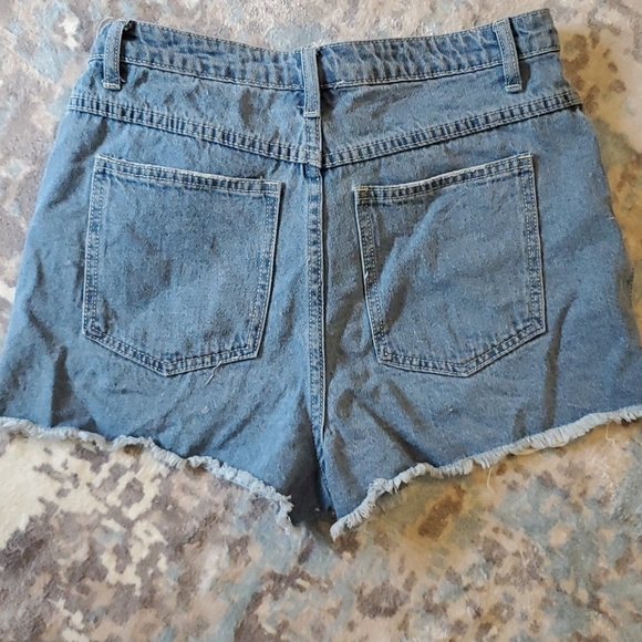 Princess polly high waisted ripped denim shorts. - Picture 2 of 4